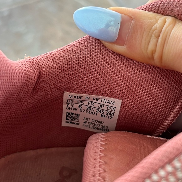 Adidas NMD R2 Ash Pink - Picture 8 of 9